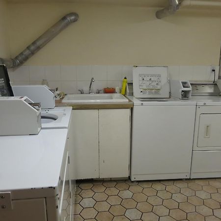 Tropicana Suite Hotel Vancouver Luaran gambar
