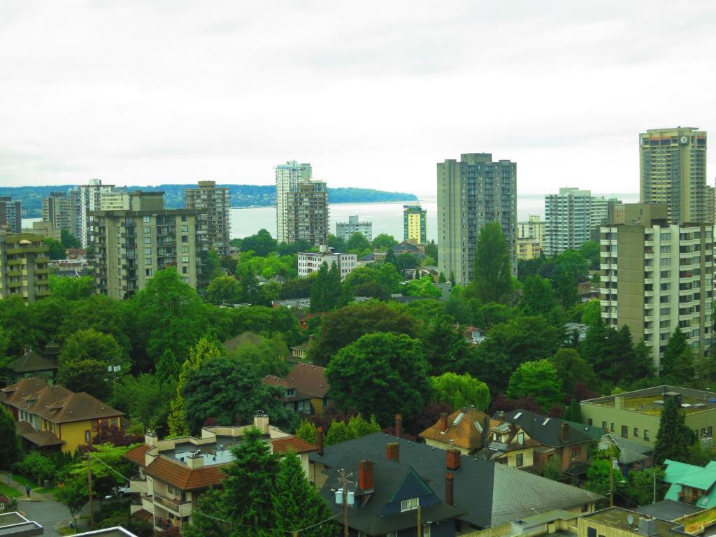 Tropicana Suite Hotel Vancouver Bilik gambar