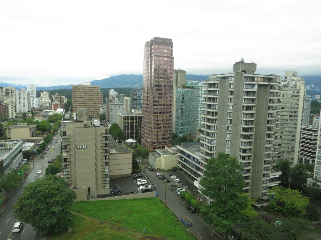Tropicana Suite Hotel Vancouver Bilik gambar