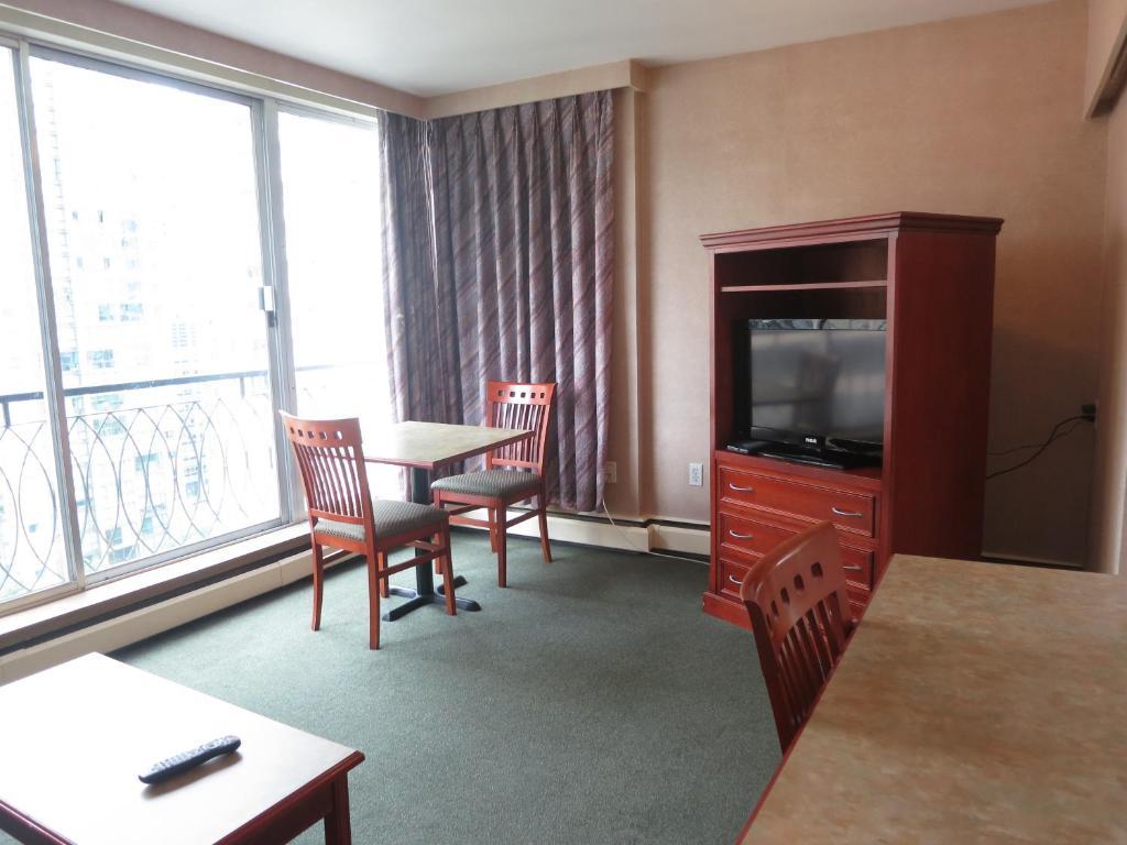 Tropicana Suite Hotel Vancouver Bilik gambar